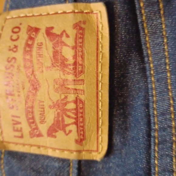 Levis High Rise Ankle Sz.29. L.26.5". R.11" Dark Wash.EUC! - Picture 5 of 11